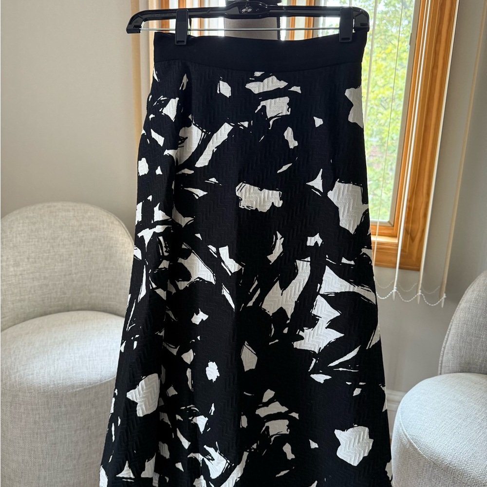 Banana Republic Black and White A-Line Skirt